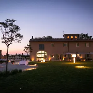 https://fattoria-lolmetto.it-tuscanyhotel.com